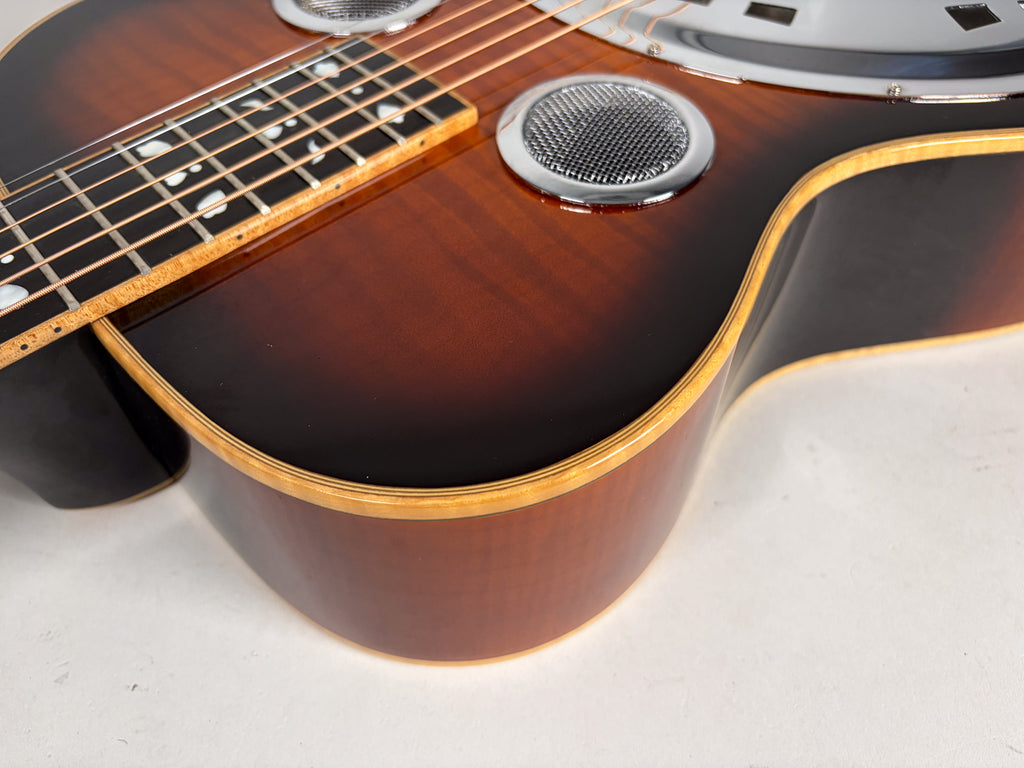 Gold Tone Paul Beard Deluxe Roundneck Resonator Sunburst Finish w/OHSC