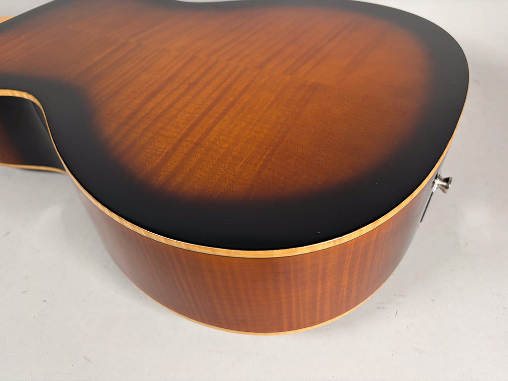 Gold Tone Paul Beard Deluxe Roundneck Resonator Sunburst Finish w/OHSC
