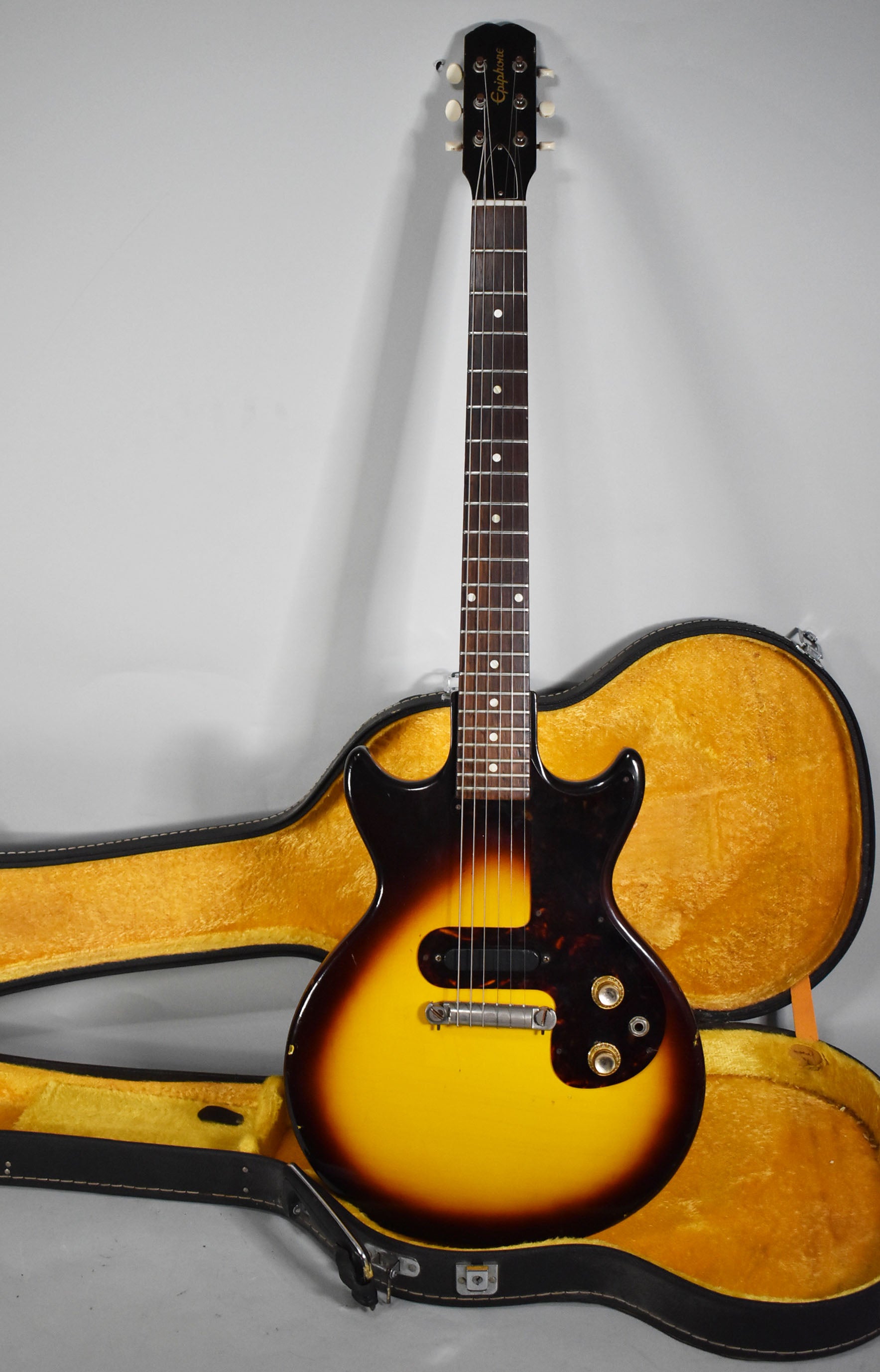 ギター Epiphone Olympic Sunburst 1963 1963 Epiphone Olympic (Melody Maker) Sunburst Finish Electric