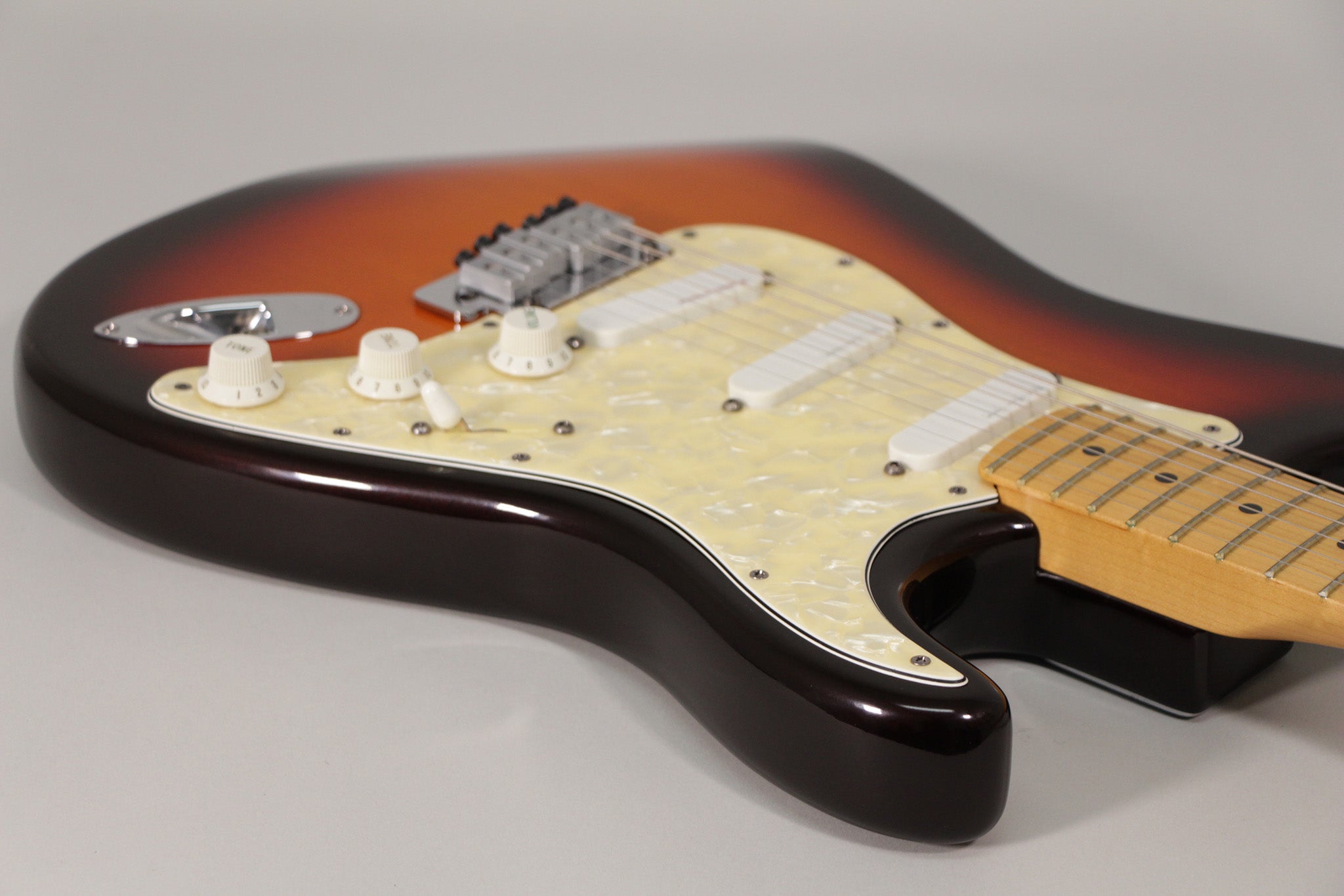 1997 Fender Stratocaster Plus Deluxe Sunburst Finish Electric
